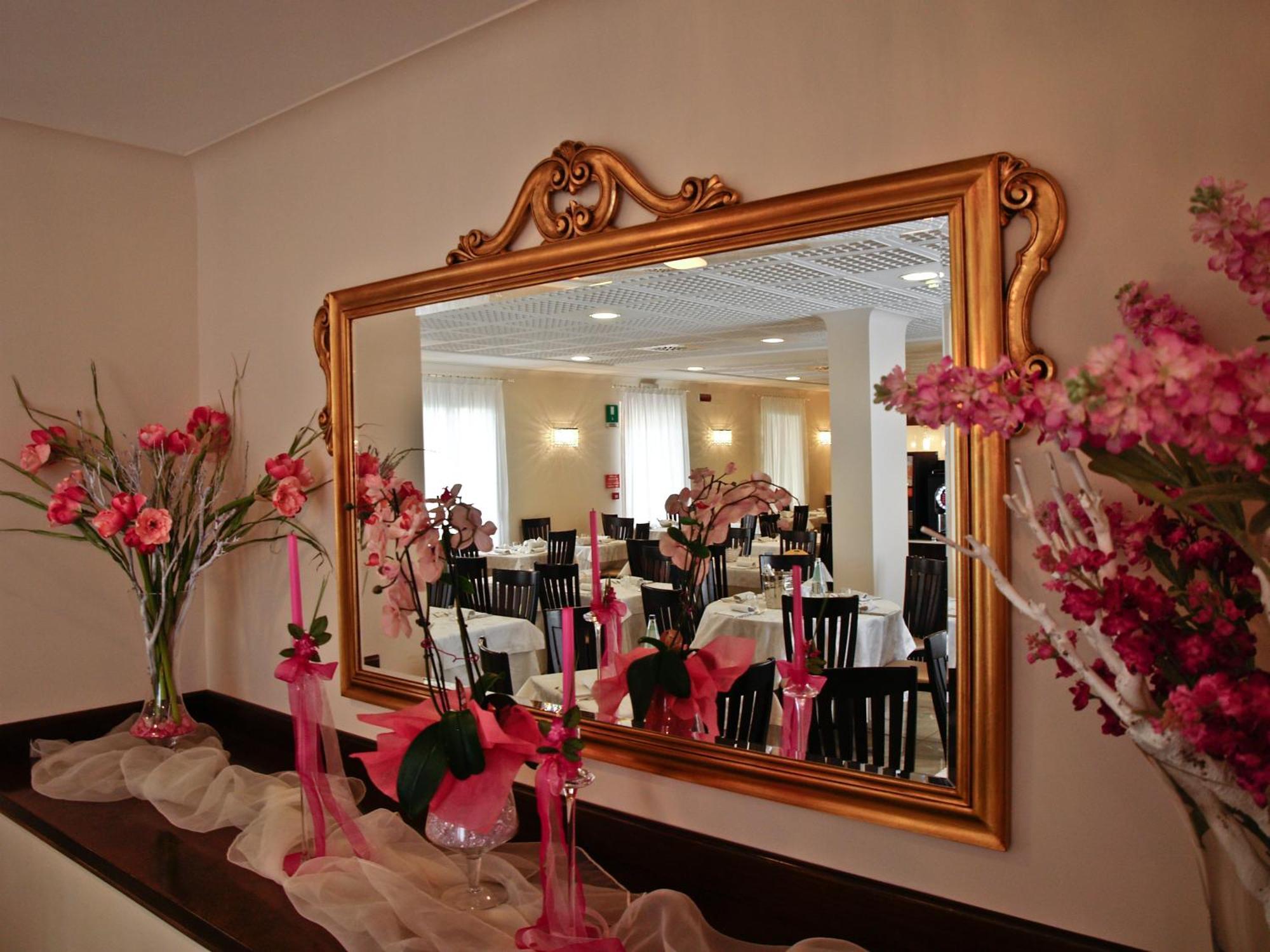 Hotel Villa Angelina Bibione Buitenkant foto