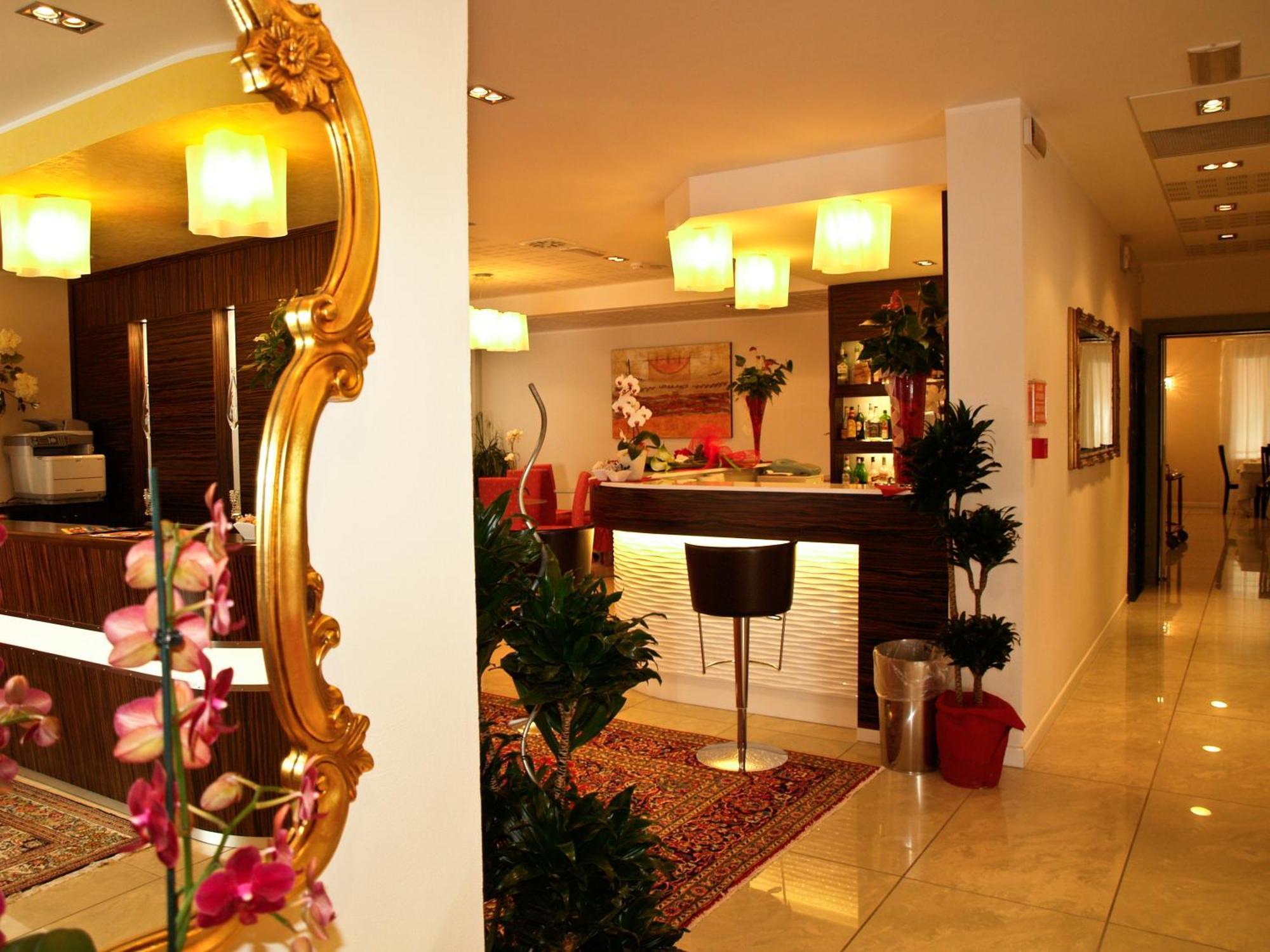 Hotel Villa Angelina Bibione Buitenkant foto