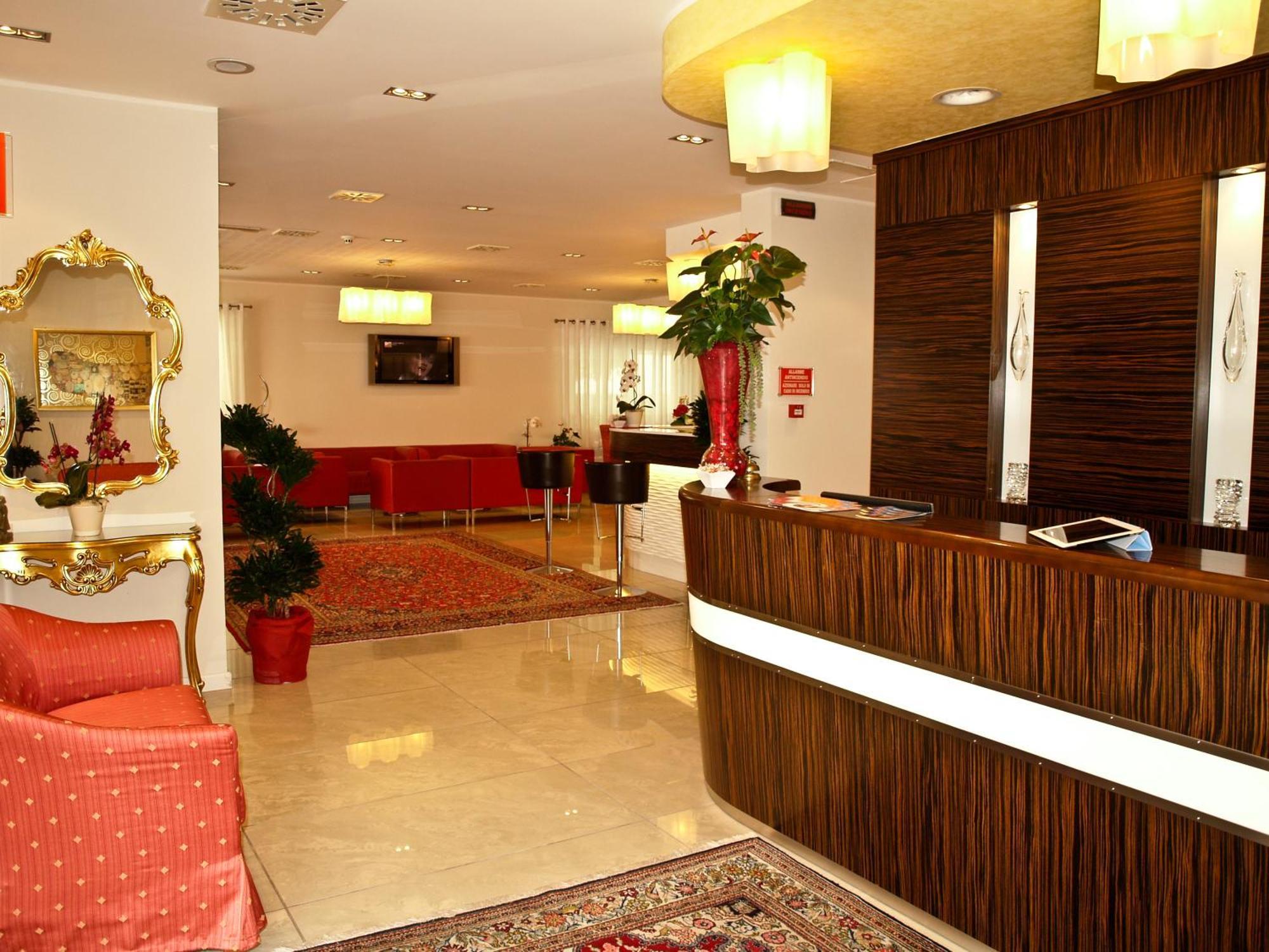Hotel Villa Angelina Bibione Buitenkant foto