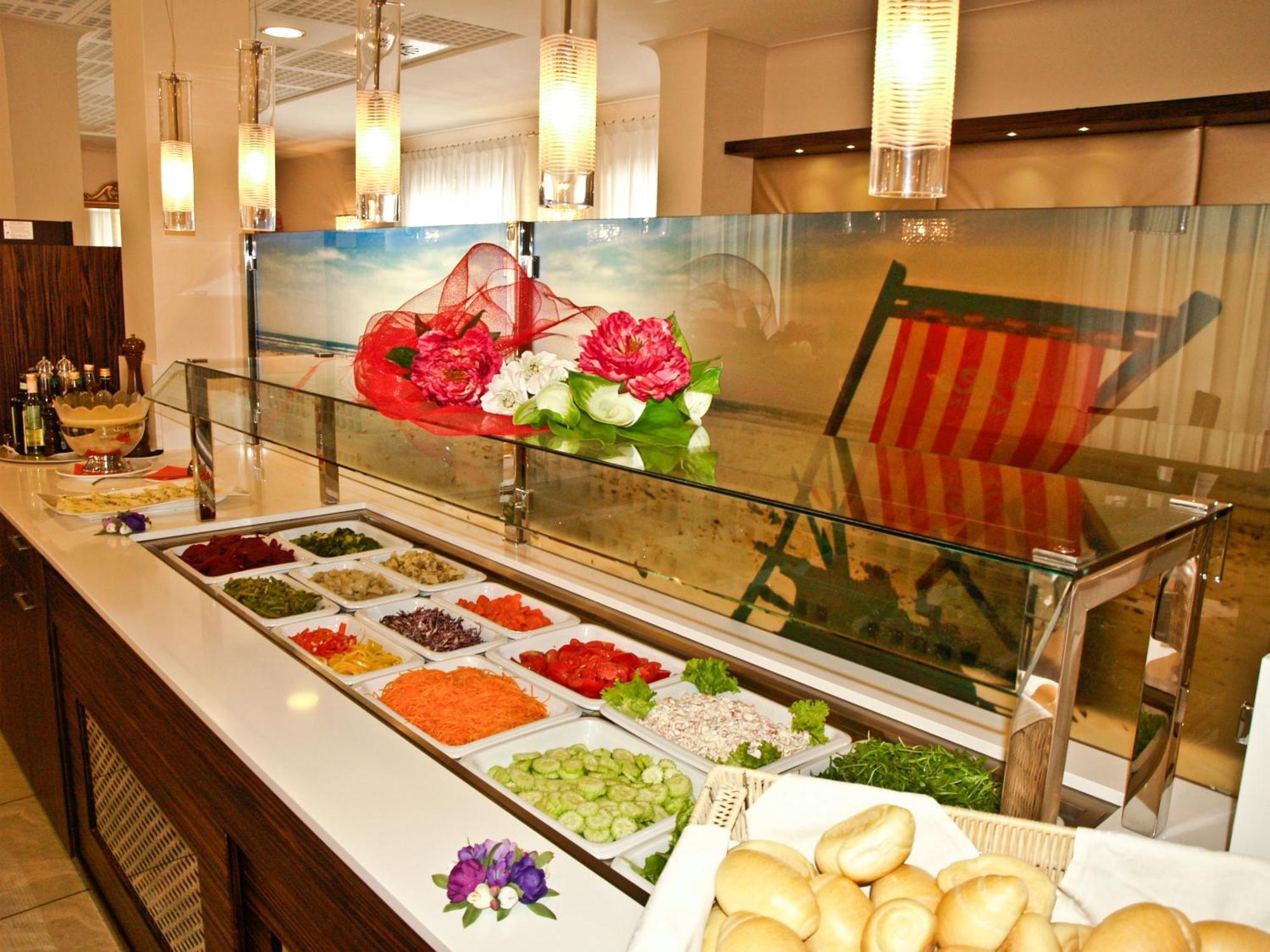 Hotel Villa Angelina Bibione Buitenkant foto