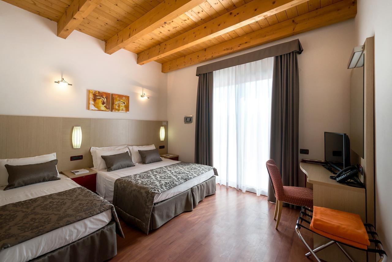 Hotel Villa Angelina Bibione Buitenkant foto