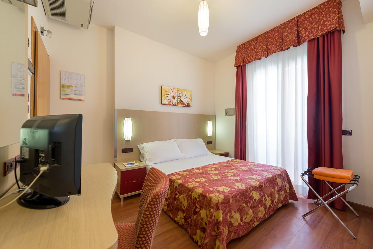 Hotel Villa Angelina Bibione Buitenkant foto